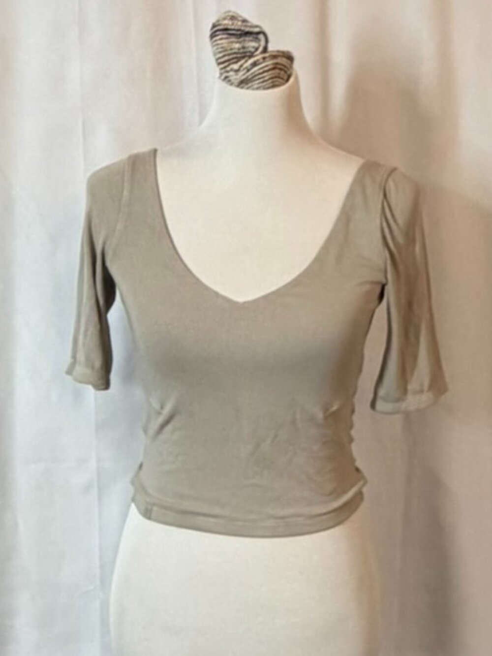 LULULEMON Cropped Reversible Ribbed Top - 8 - Picture 4 of 7